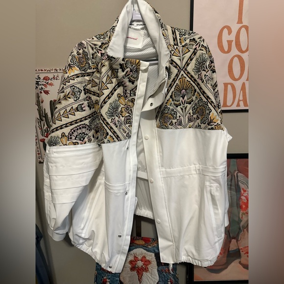 FREE PEOPLE MOVEMENT SUMMIT SUNSET 2-in-1 ski coat NWT retails $595 size Large - Picture 3 of 3